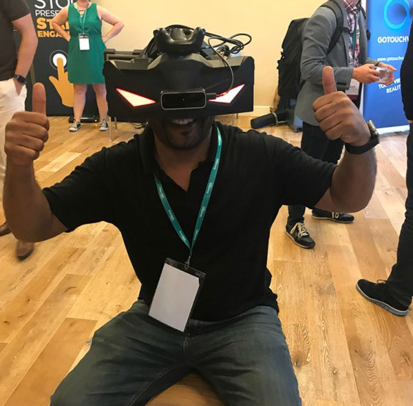 image3 Headset Tradeshow